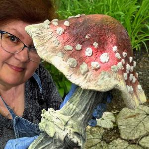 Sun Apr 12 Concrete Mushrooms 260412151